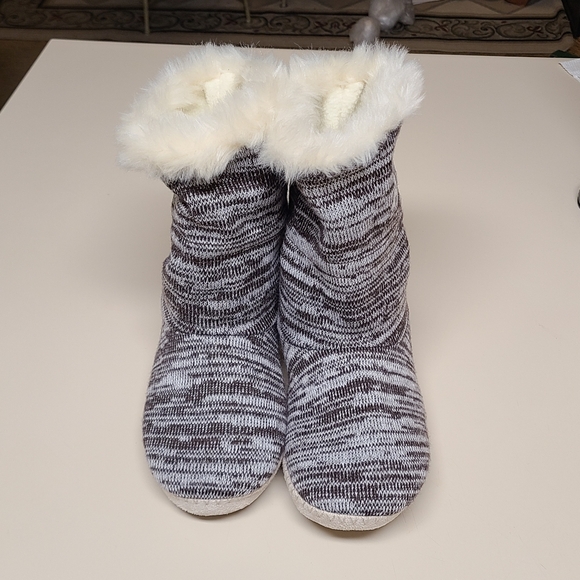 Texas A&M Aggies NCAA fur trimmed knit slipper booties size 7-8 - Picture 4 of 12